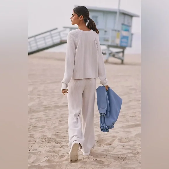 Spiritual gangster Chenile wide leg pants & sweater - Picture 3 of 9